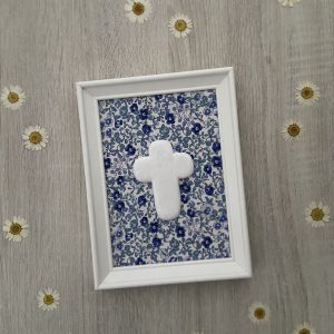 Cruz Lía azul